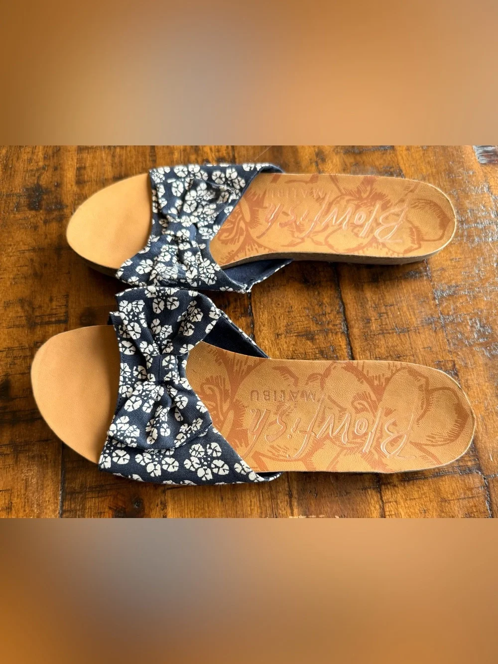 Blowfish Navy Floral Knot Slide Sandals with Tan Footbed size 7.5
